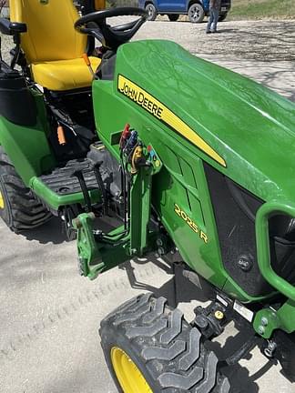 Image of John Deere 2025R equipment image 1