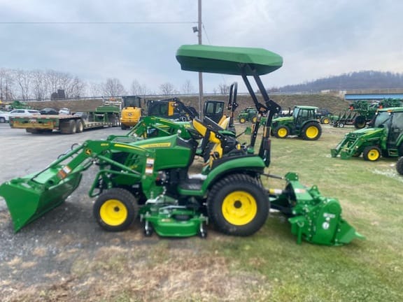 2023 John Deere 2025R Equipment Image0