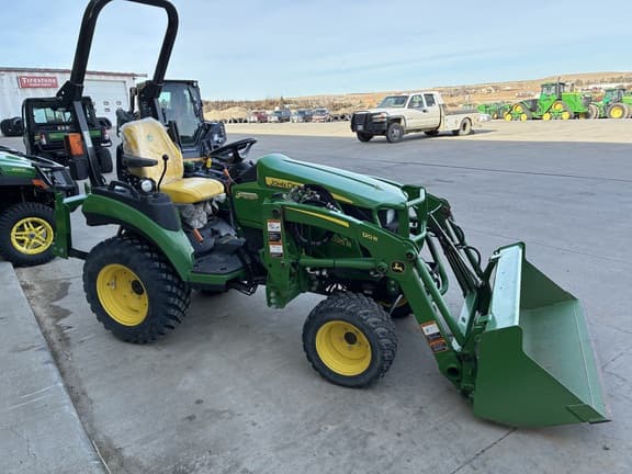 Image of John Deere 2025R equipment image 2