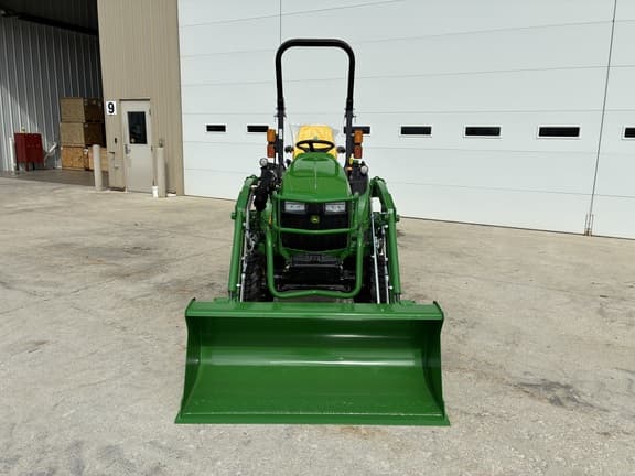 Image of John Deere 2025R equipment image 1