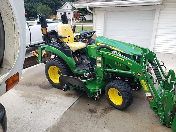 Image of John Deere 2025R equipment image 2