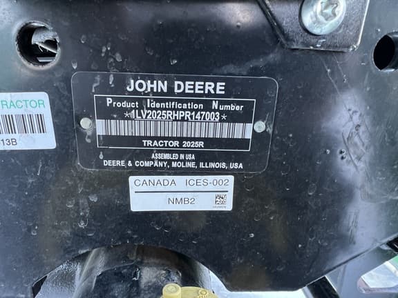 Image of John Deere 2025R equipment image 1