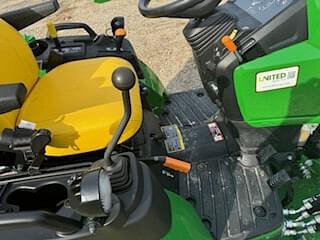 Image of John Deere 2025R equipment image 2