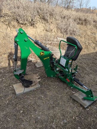 Image of John Deere 2025R equipment image 4