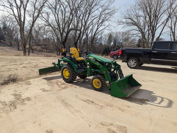 Image of John Deere 2025R Primary image