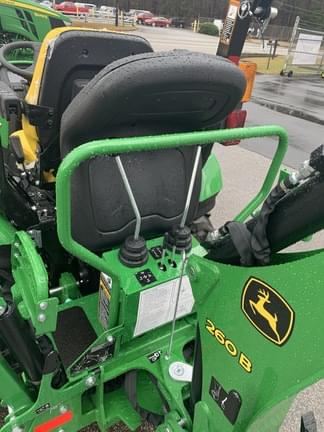 Image of John Deere 2025R equipment image 2