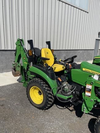 Image of John Deere 2025R equipment image 2