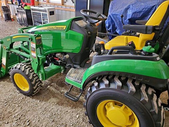 Image of John Deere 2025R equipment image 4