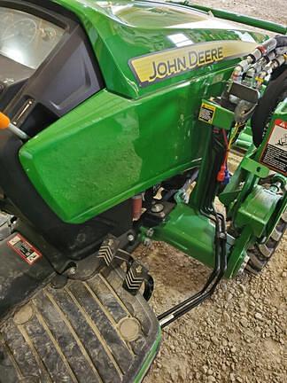 Image of John Deere 2025R equipment image 1