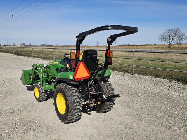 Image of John Deere 2025R equipment image 4