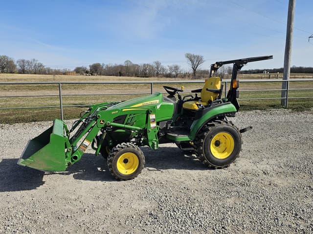 Image of John Deere 2025R equipment image 2