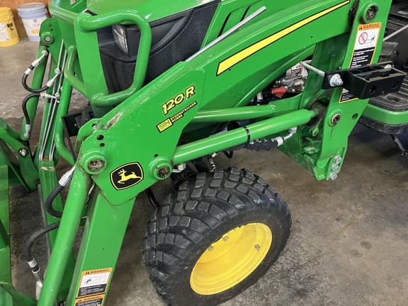 Image of John Deere 2025R equipment image 4