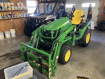 Main image John Deere 2025R