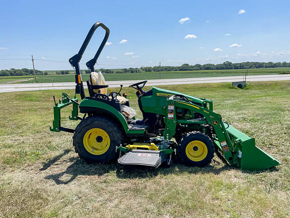 Image of John Deere 2025R equipment image 4