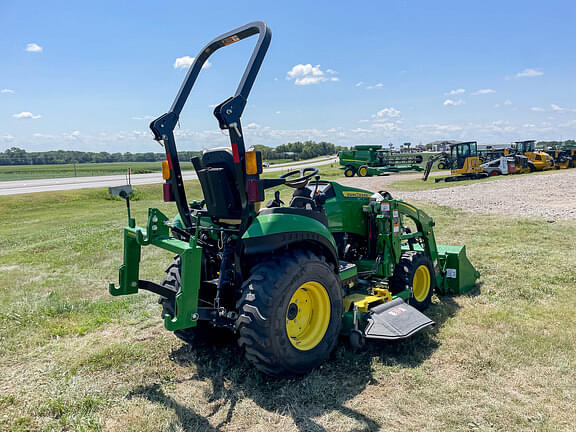 Image of John Deere 2025R equipment image 4