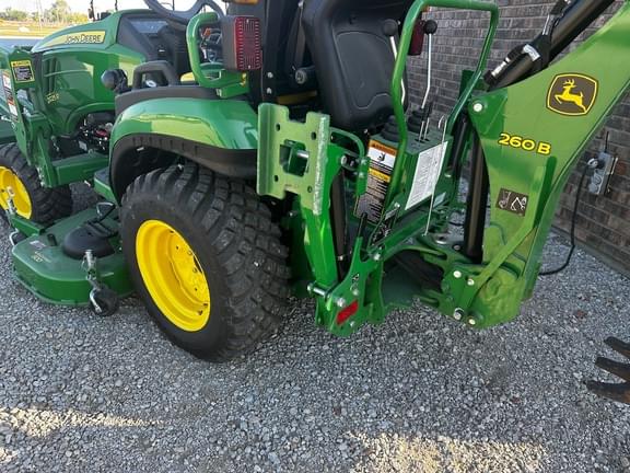 Image of John Deere 2025R equipment image 3