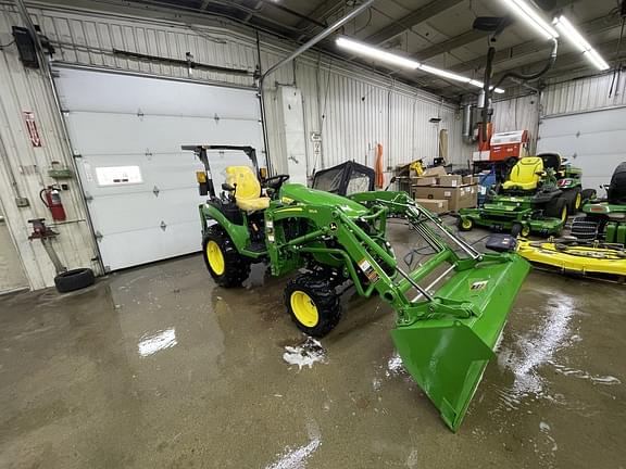 Image of John Deere 2025R equipment image 1