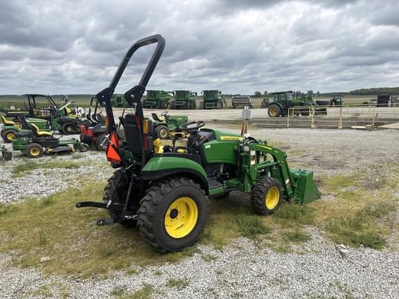Image of John Deere 2025R equipment image 4
