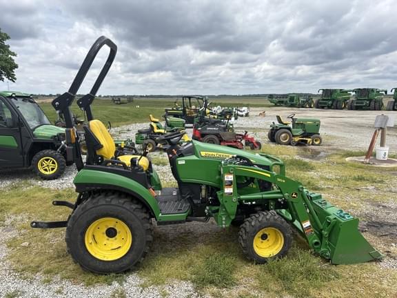 Image of John Deere 2025R equipment image 3