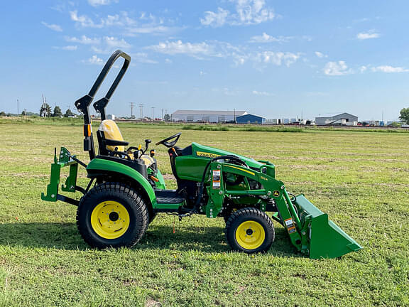 Image of John Deere 2025R equipment image 3