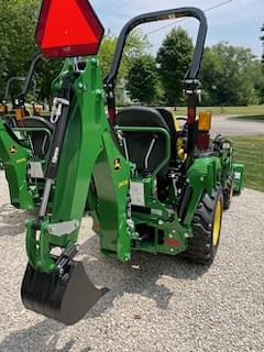 Image of John Deere 2025R equipment image 4