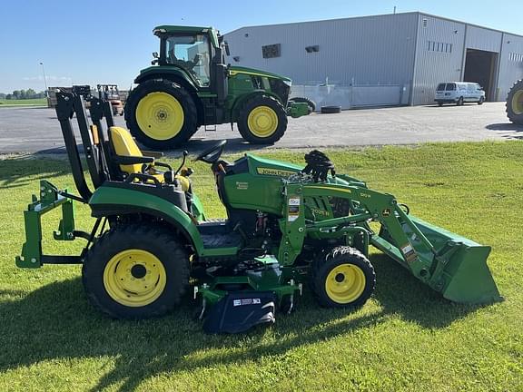 Image of John Deere 2025R equipment image 4