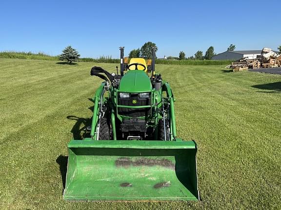 Image of John Deere 2025R equipment image 2
