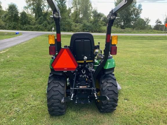 Image of John Deere 2025R equipment image 3