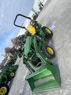 Image of John Deere 2025R equipment image 2