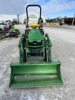 Main image John Deere 2025R