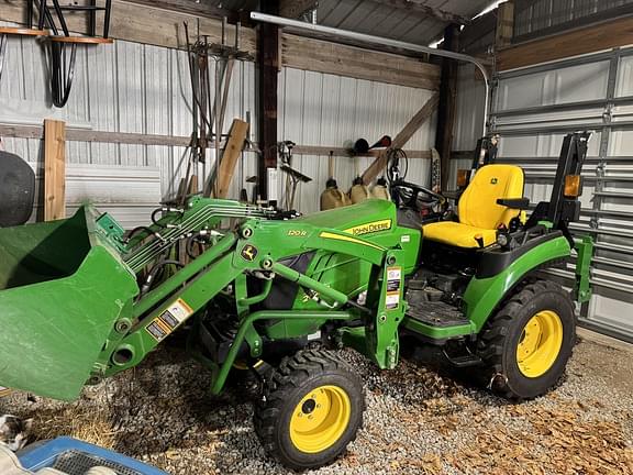 Image of John Deere 2025R equipment image 2