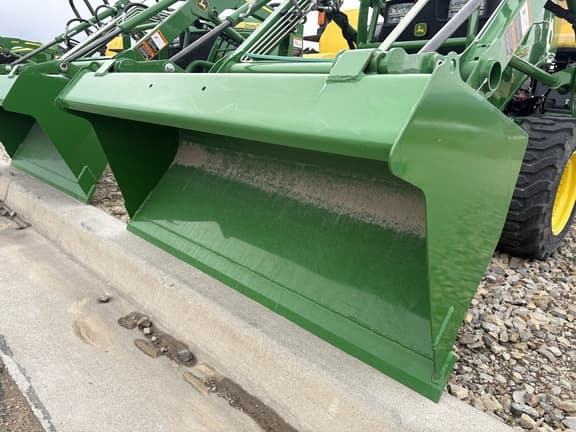 Image of John Deere 2025R equipment image 2