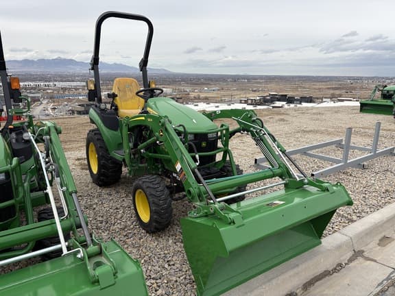 Image of John Deere 2025R equipment image 3
