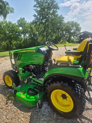 Image of John Deere 2025R equipment image 1