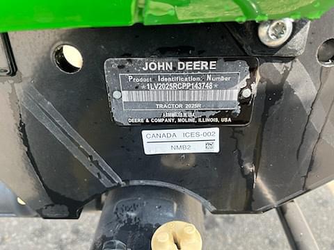 Image of John Deere 2025R equipment image 3