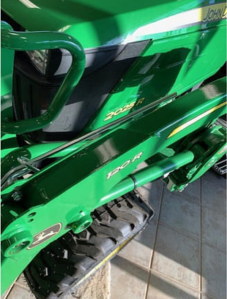 Image of John Deere 2025R equipment image 2