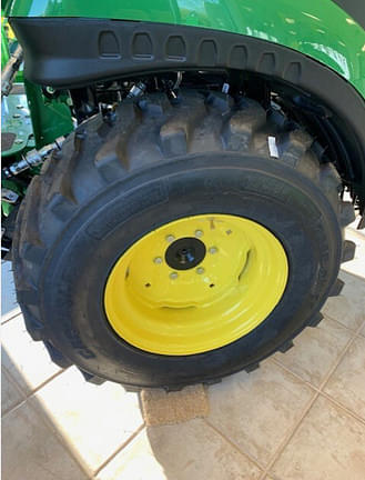 Image of John Deere 2025R equipment image 3