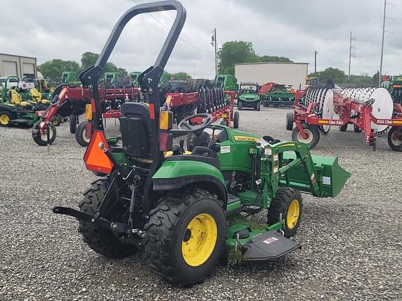 Image of John Deere 2025R equipment image 4