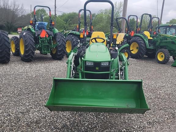 Image of John Deere 2025R equipment image 2