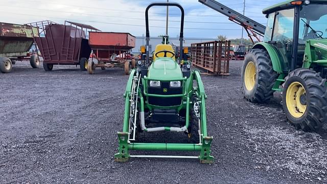 Image of John Deere 2025R equipment image 1