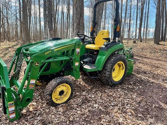 Image of John Deere 2032R equipment image 1