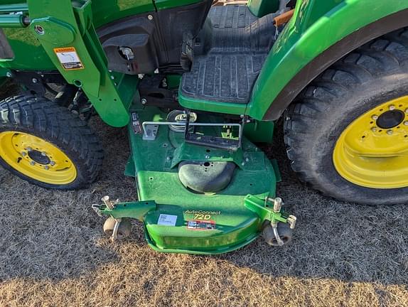 Image of John Deere 2032R equipment image 1