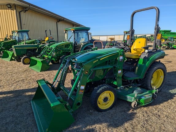 2023 John Deere 2032R Equipment Image0
