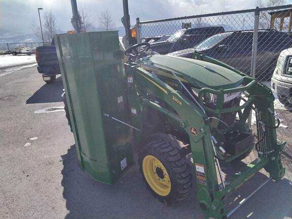 Image of John Deere 2032R equipment image 1