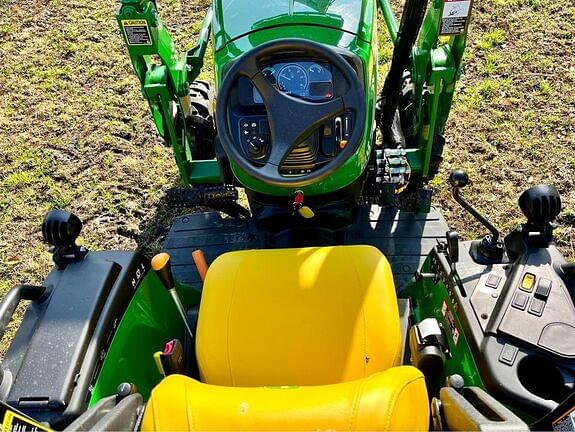 Image of John Deere 2032R equipment image 3