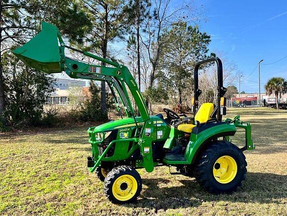 Image of John Deere 2032R equipment image 1