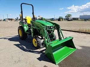 2023 John Deere 2032R Image