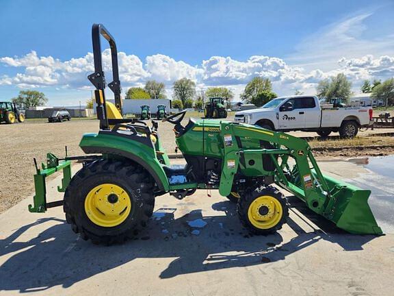 Image of John Deere 2032R equipment image 1