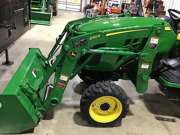 Image of John Deere 2032R equipment image 3