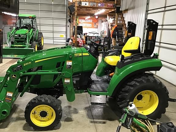 Image of John Deere 2032R equipment image 4